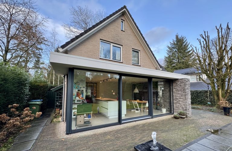 aanbouw woning Utrecht buitenzijde gerealiseerd door bouwbedrijf